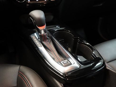 Used 2024 Chevrolet Trax RS w/ Sunroof Package image 22