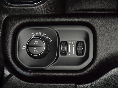 Used 2023 RAM 2500 Laramie w/ Night Edition image 35