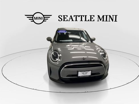 Used 2022 MINI Cooper 4-Door Hardtop FWD image 3