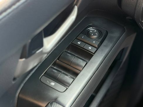 Certified 2025 Toyota Tacoma Limited AWD/4WD image 24