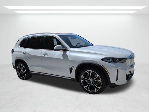 New 2026 BMW X5 xDrive40i w/ Climate Comfort Package AWD/4WD image 2