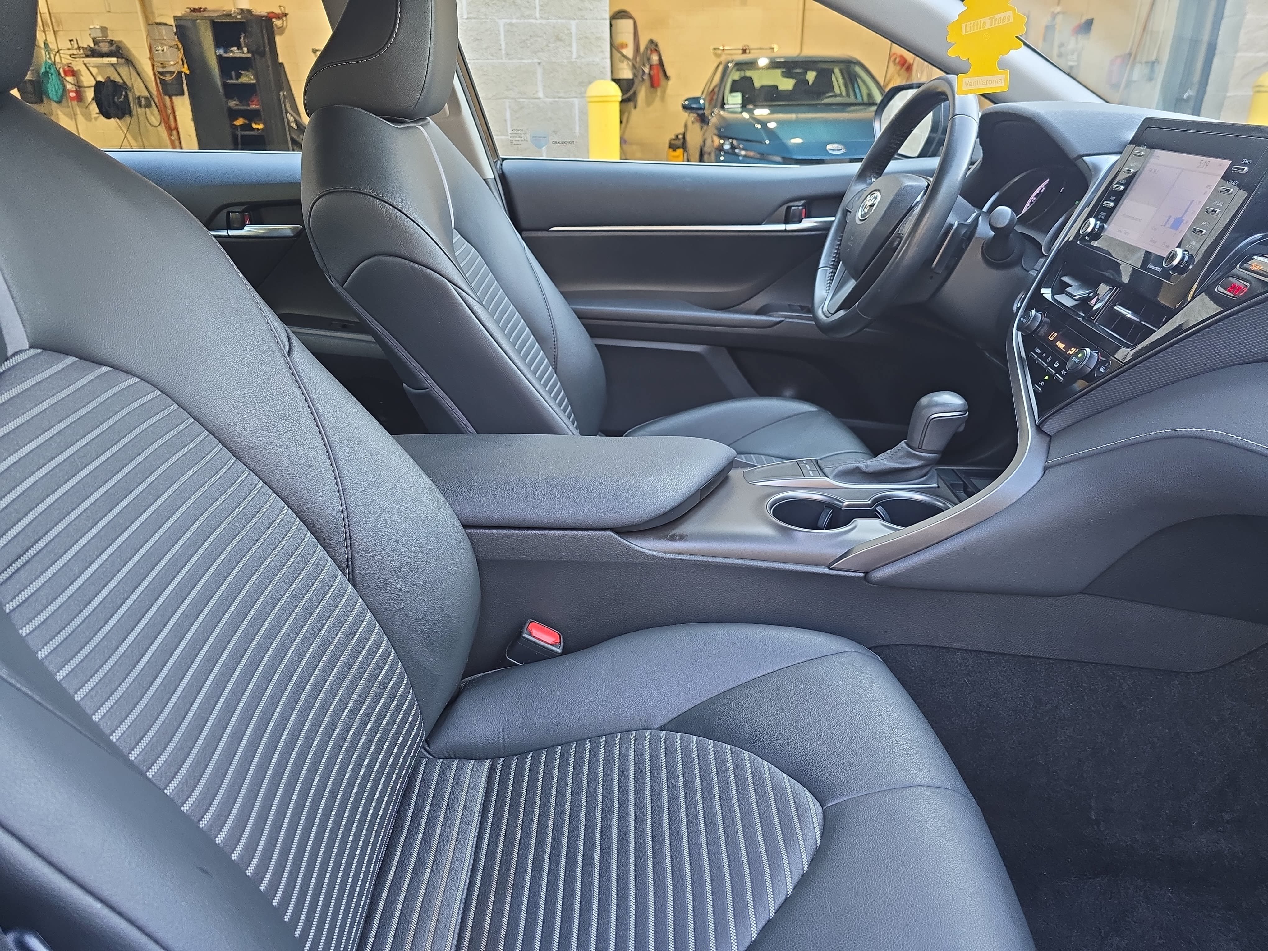 Used 2024 Toyota Camry SE w/ Convenience Package FWD image 10