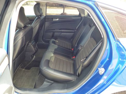 Used 2018 Ford Fusion SE w/ Equipment Group 201A image 26