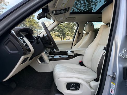 Used 2016 Land Rover Range Rover HSE image 9