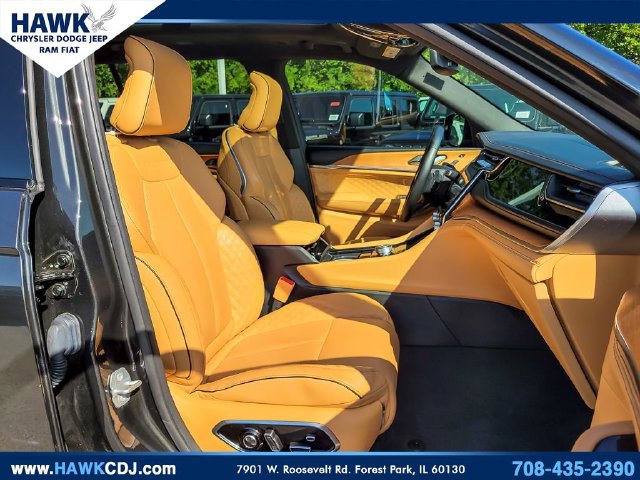 Used 2023 Jeep Grand Cherokee L Summit AWD/4WD image 33