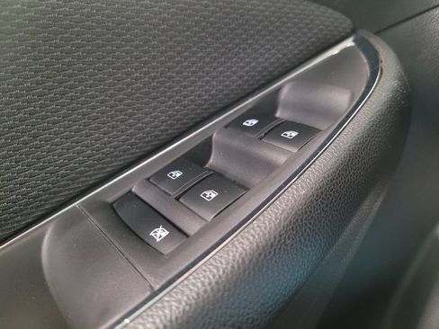Used 2017 Chevrolet Cruze LS FWD image 27
