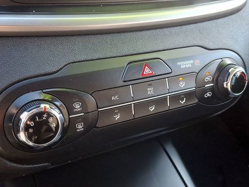 Certified 2020 Kia Sorento LX image 15