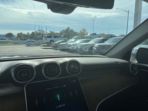 Used 2023 Mercedes-Benz GLC 300 GLC 300 image 35