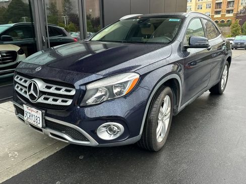 Used 2018 Mercedes-Benz GLA 250 4MATIC image 2