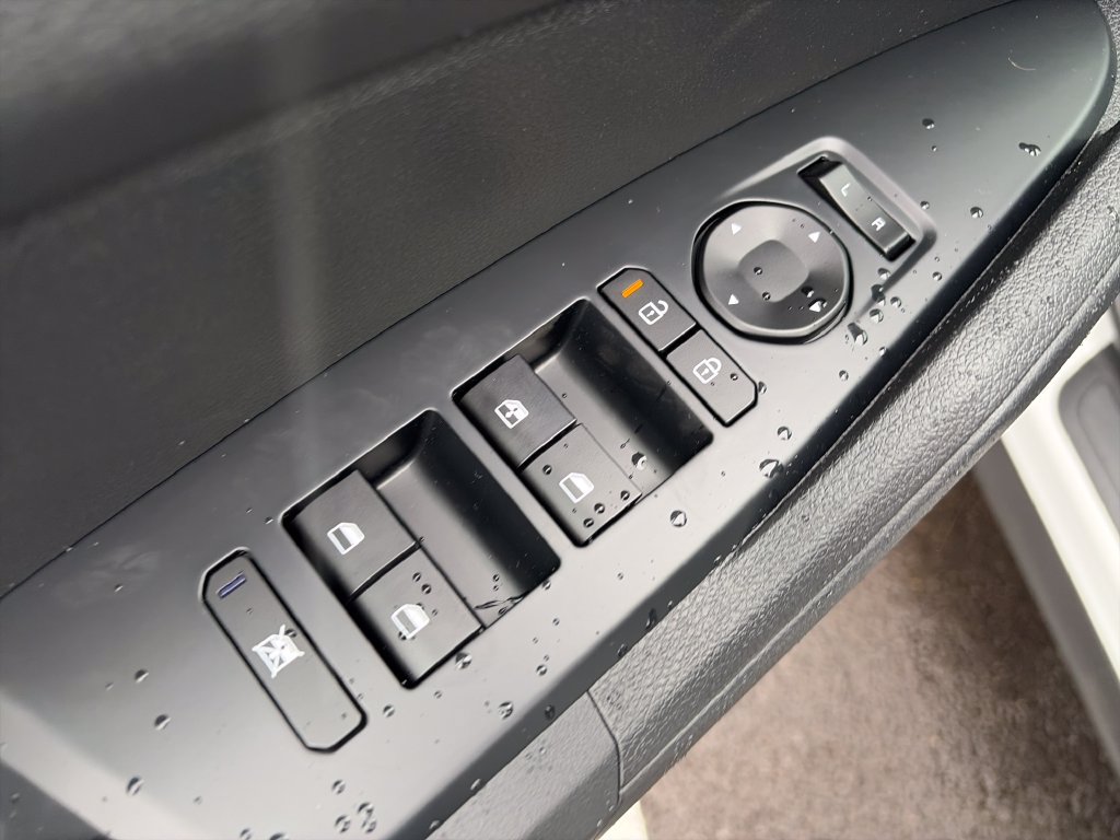 New 2027 Kia Sportage LX FWD image 16