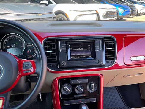 Used 2019 Volkswagen Beetle 2.0T S image 8