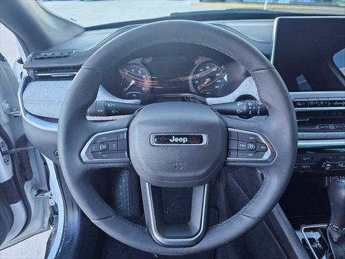 Used 2024 Jeep Compass Latitude w/ Altitude Special Edition AWD/4WD image 25