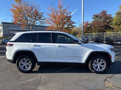 Used 2022 Jeep Grand Cherokee Limited image 14