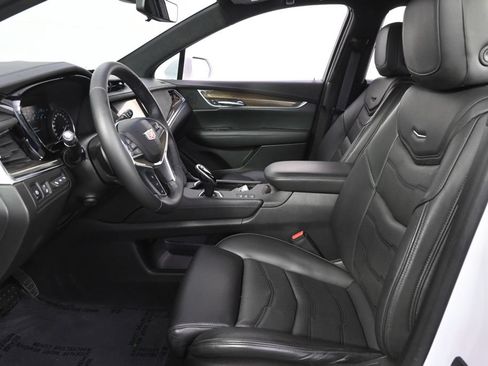 Used 2017 Cadillac XT5 Platinum w/ Driver Assist Package AWD/4WD image 13
