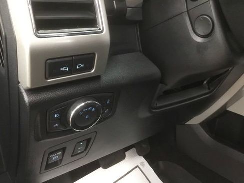 Used 2019 Ford F150 Lariat w/ Equipment Group 502A Luxury image 21