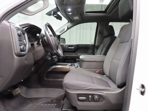 Used 2022 Chevrolet Silverado 1500 LT Trail Boss w/ Convenience Package II image 9