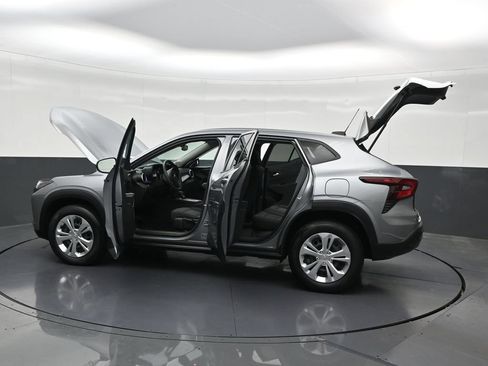 Used 2024 Chevrolet Trax LS w/ Driver Confidence Package FWD image 34