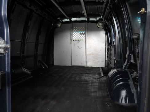 Used 2019 Chevrolet Express 2500 w/ Communications Package RWD image 19