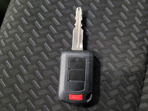 Used 2019 Mitsubishi Eclipse Cross LE AWD/4WD image 32