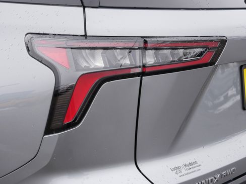 Used 2025 Chevrolet Equinox LT image 17