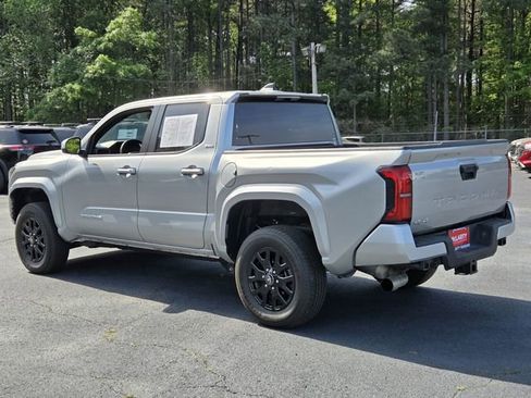 Used 2024 Toyota Tacoma SR5 AWD/4WD image 3