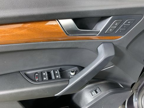 Used 2023 Audi Q5 2.0T Premium w/ Convenience Package image 14