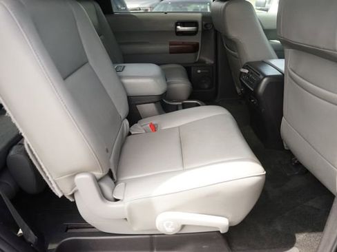 Used 2015 Toyota Sequoia Platinum AWD/4WD image 16