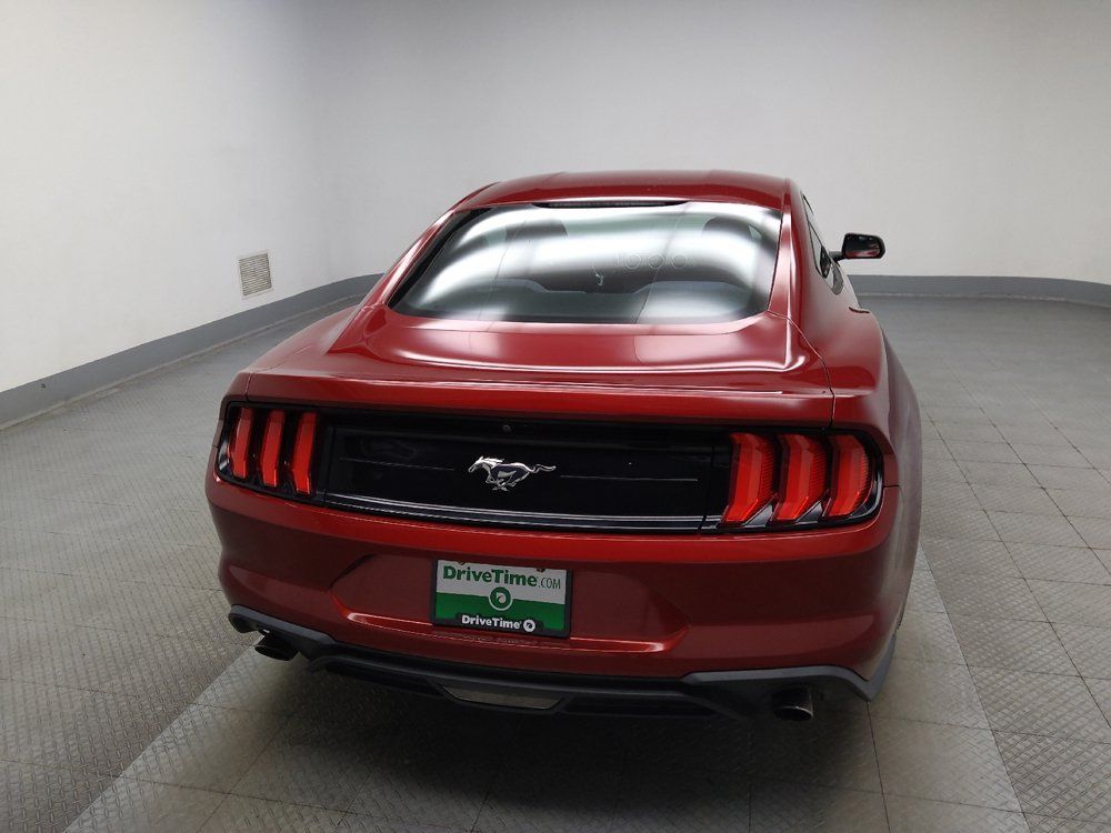 Used 2018 Ford Mustang Coupe RWD image 7