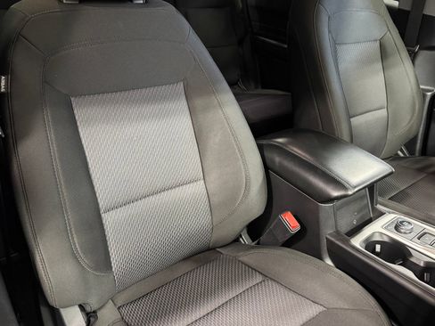 Used 2022 Ford Explorer XLT AWD/4WD image 57