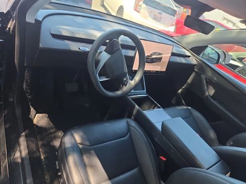 Used 2026 Tesla Model Y AWD image 4