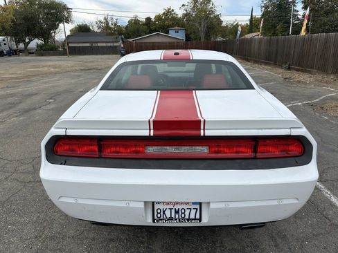 Used 2013 Dodge Challenger SXT image 6