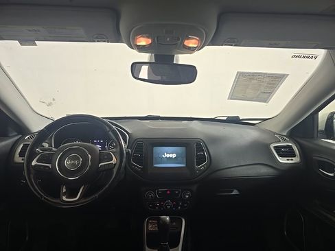 Used 2019 Jeep Compass Latitude image 8