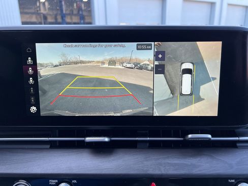 Used 2023 Kia Carnival SX image 25