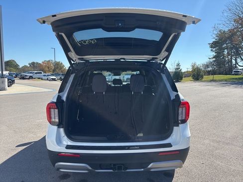 New 2026 Ford Explorer Platinum AWD/4WD image 8