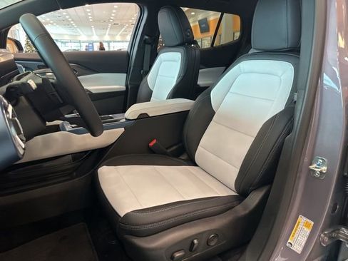 New 2026 Chevrolet Equinox EV LT image 8