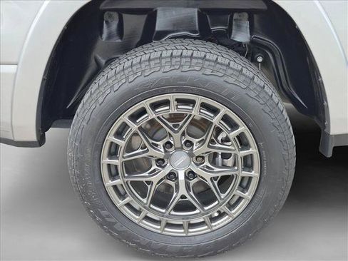 Used 2024 RAM 1500 Big Horn AWD/4WD image 23