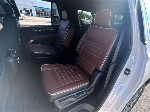 Used 2024 GMC Yukon Denali Ultimate AWD/4WD image 22