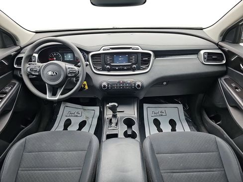 Used 2017 Kia Sorento FWD image 13