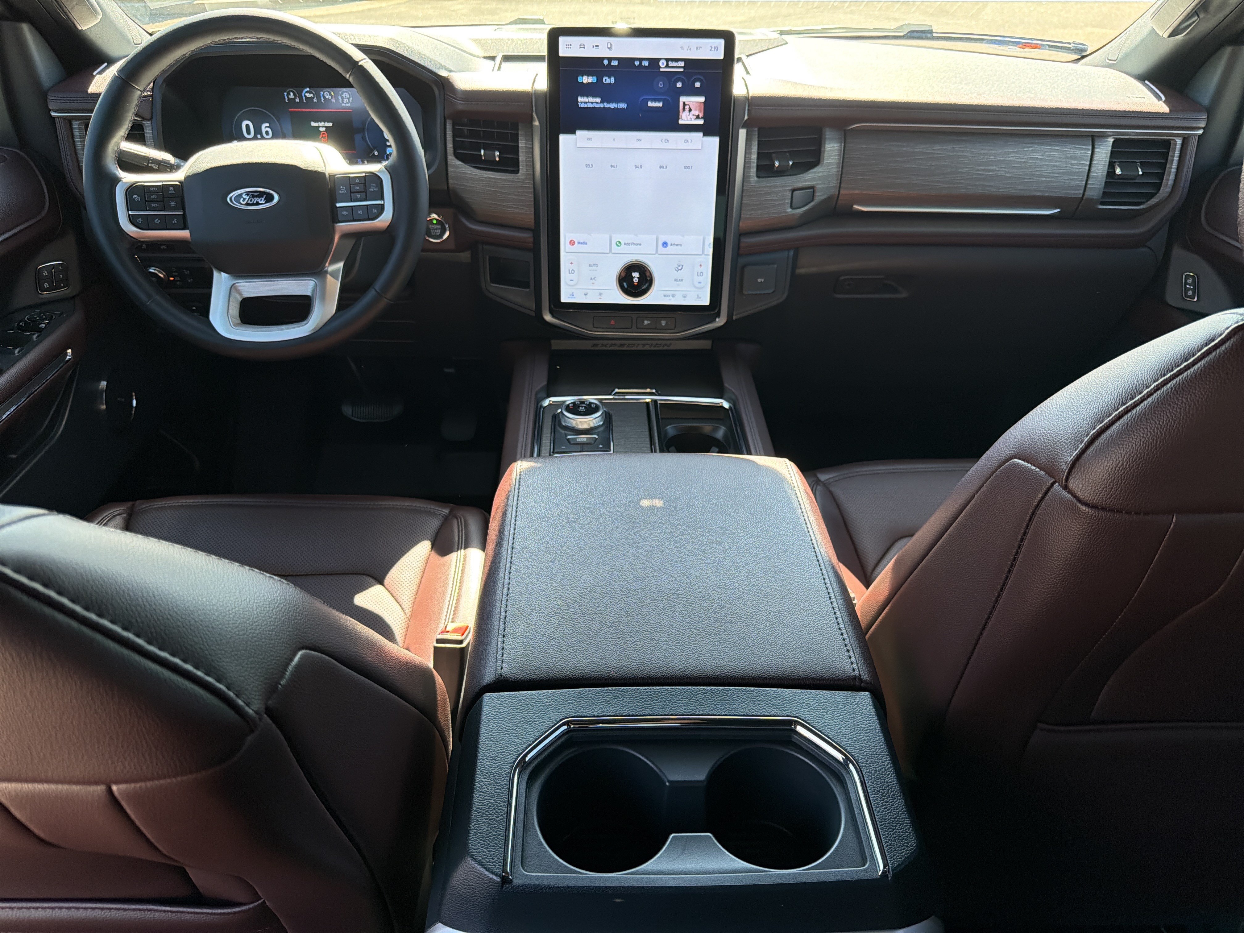 Used 2022 Ford Expedition Limited RWD image 4