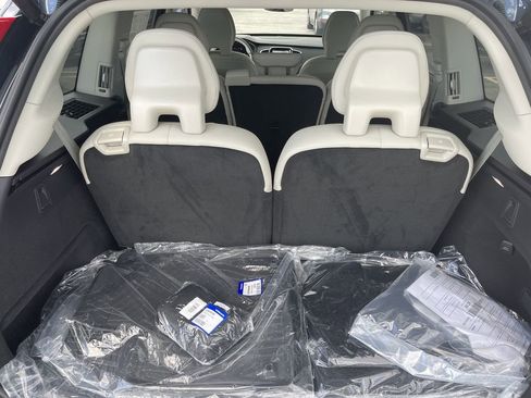 New 2025 Volvo XC90 B6 Plus w/ Protection Package Premier image 5