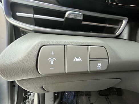 Used 2022 Hyundai Elantra SEL w/ Convenience + Premium Package image 23