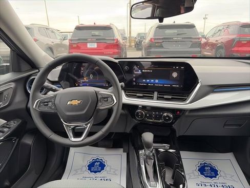 New 2026 Chevrolet Trax LT w/ Sunroof Package image 14
