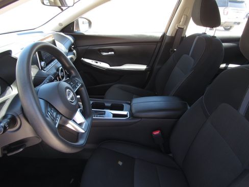 Used 2025 Nissan Sentra SV FWD image 13