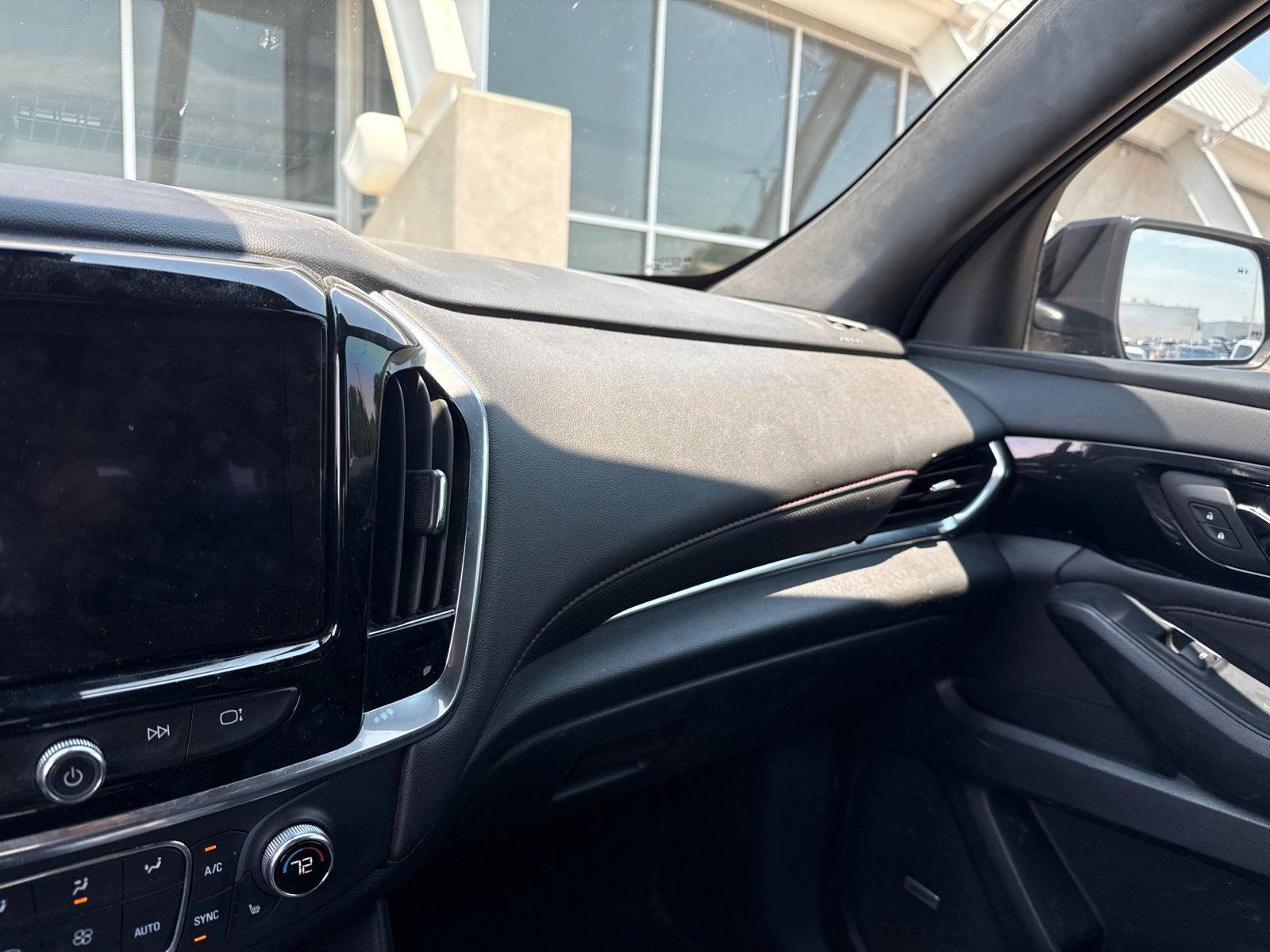 Used 2023 Chevrolet Traverse RS FWD image 26