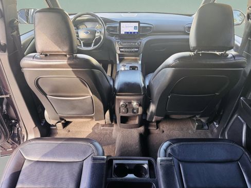 Used 2020 Ford Explorer Limited w/ Class III Trailer Tow Package image 11