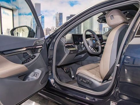 Used 2026 BMW 550e xDrive 550e xDrive w/ Premium Package image 17