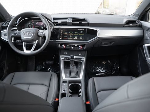 New 2025 Audi Q3 2.0T Premium image 8