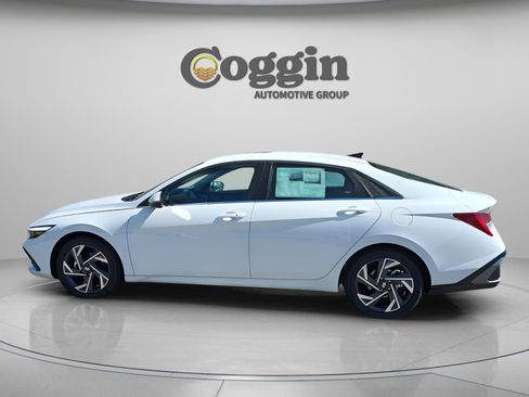 New 2026 Hyundai Elantra Limited image 3