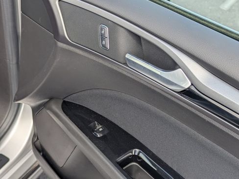 Used 2016 Ford Fusion SE AWD/4WD image 31