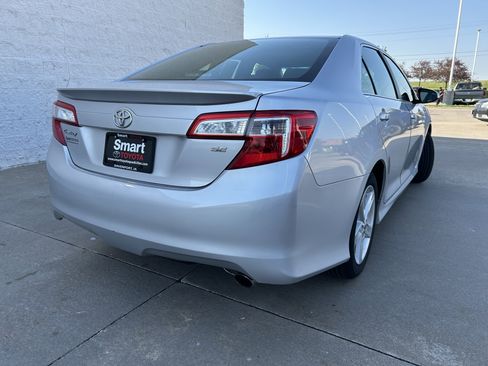 Used 2014 Toyota Camry SE FWD image 6